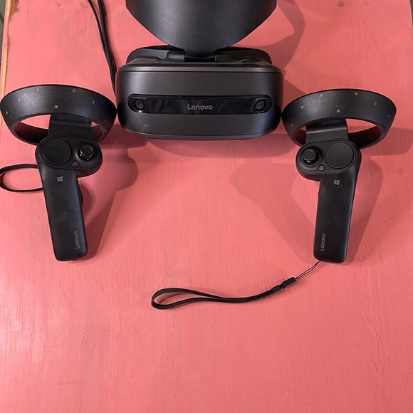 Lenovo Other - Lenovo Explorer Bundle Windows Mixed Reality Headset with Controllers